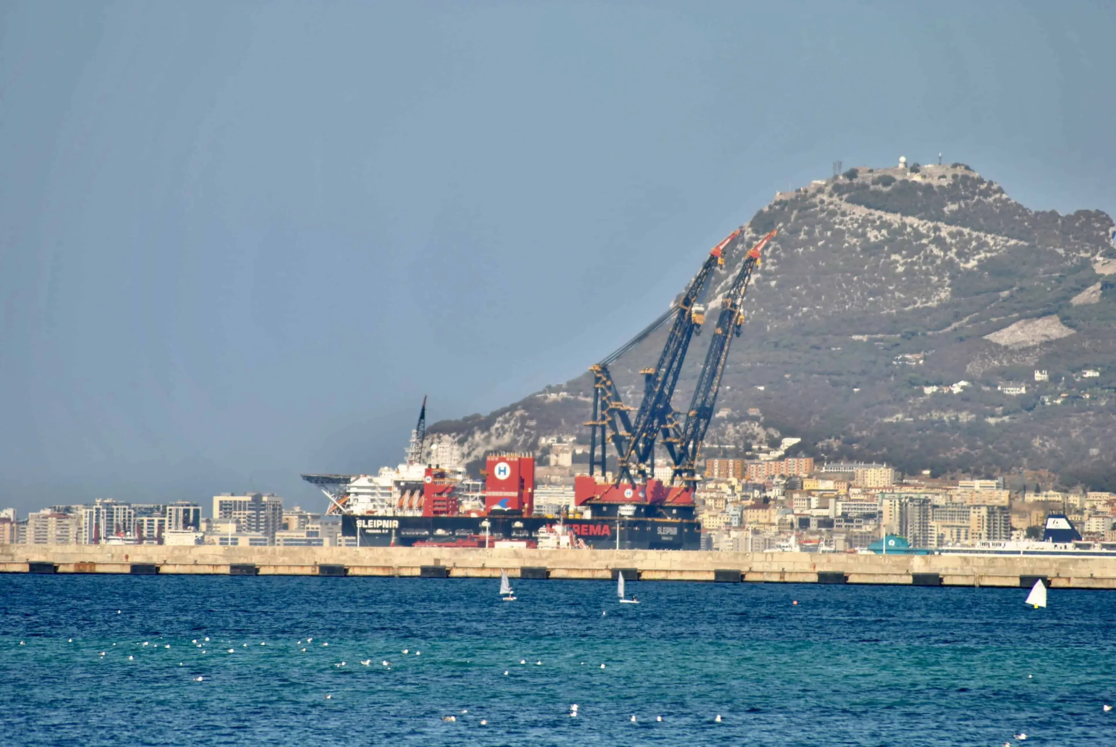 La burocracia impidió el fondeo de «Sleipnir» en el puerto de Algeciras