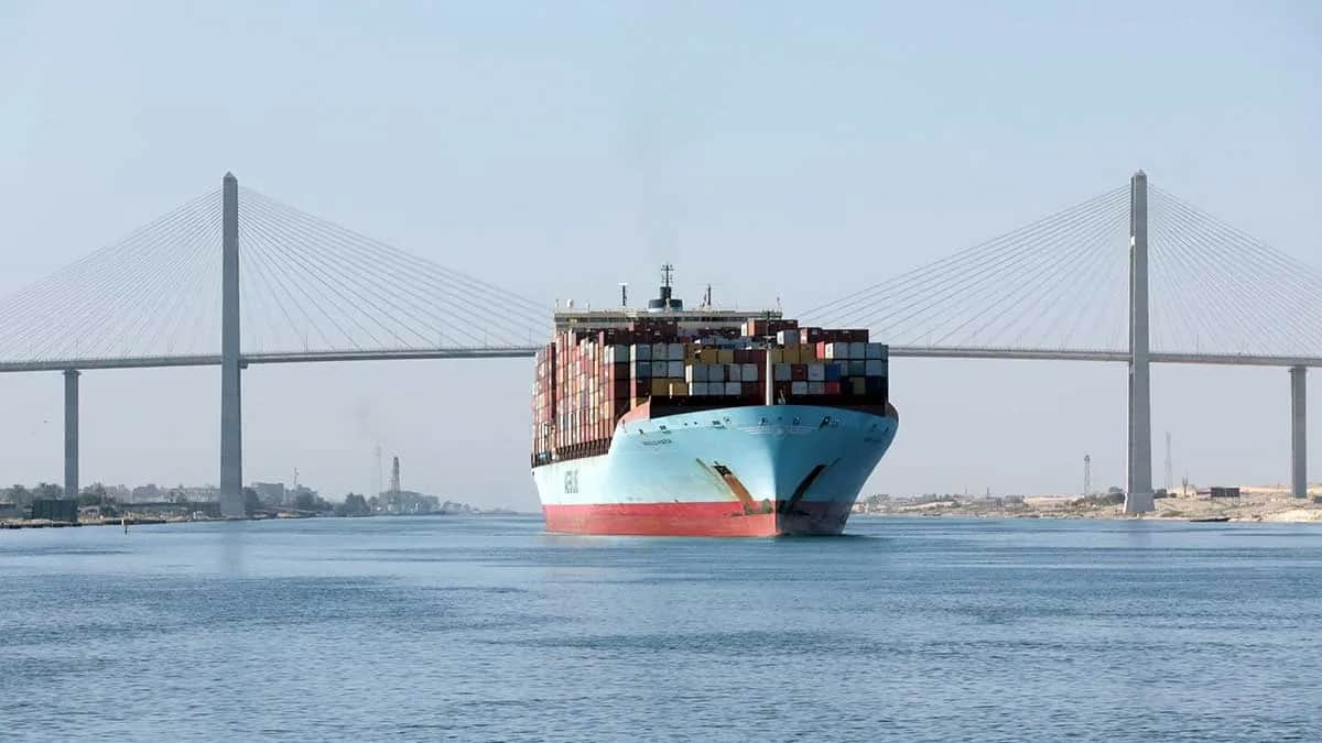 Maersk prevé recuperar todos sus servicios por el Canal de Suez antes de marzo de 2027