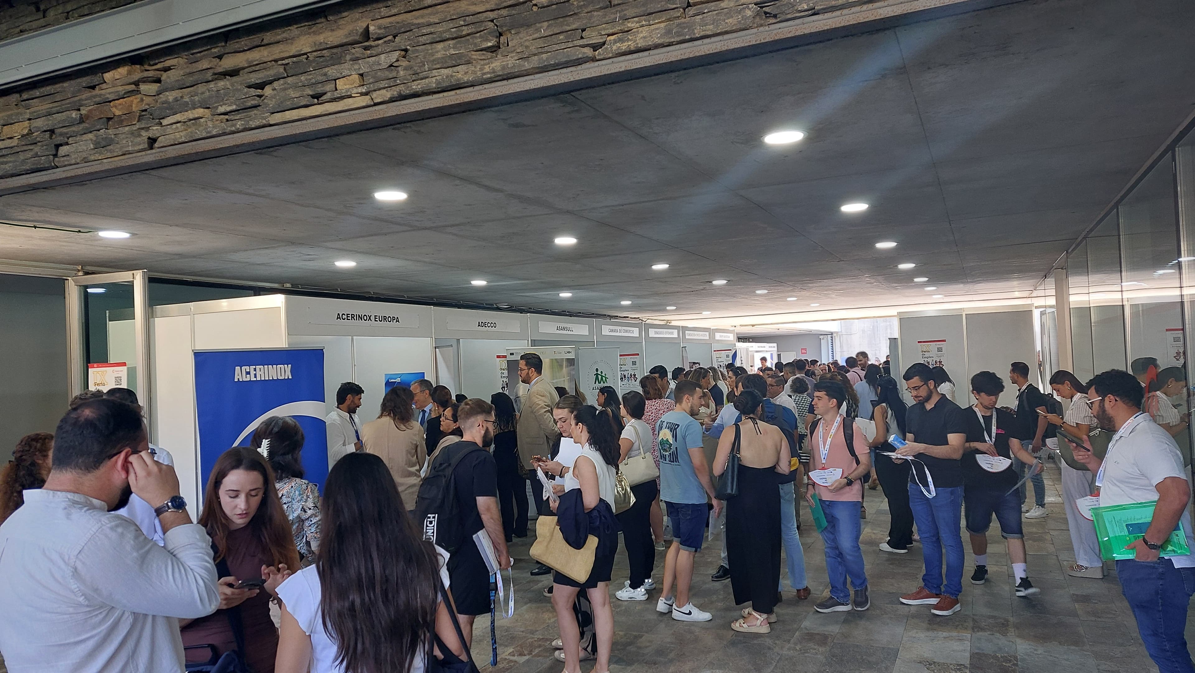 La Feria de Empleo de la Cámara del Campo de Gibraltar supera expectativas con una cifra récord de ofertas y participación empresarial