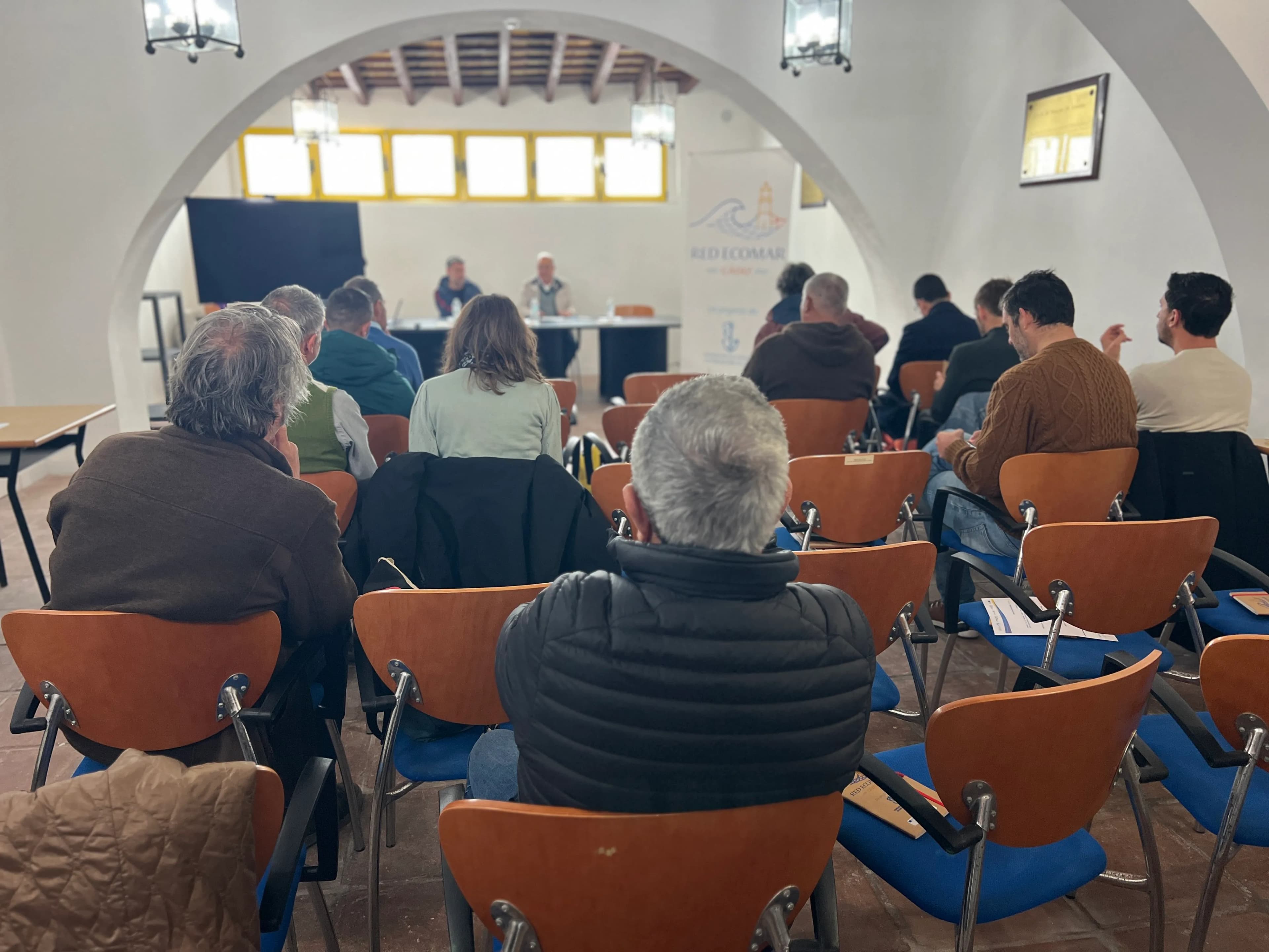 Conil de la Frontera acoge un taller para fortalecer la pesca artesanal en Cádiz