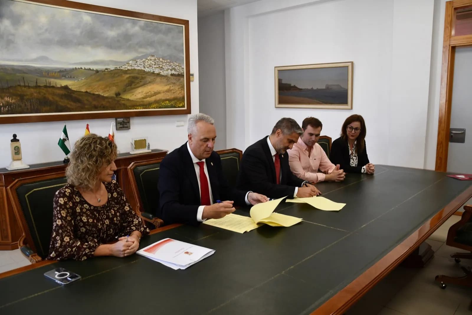 Cepsa y el Ayuntamiento de San Roque acuerdan la reparcelación de 35 hectáreas dentro del Parque Energético