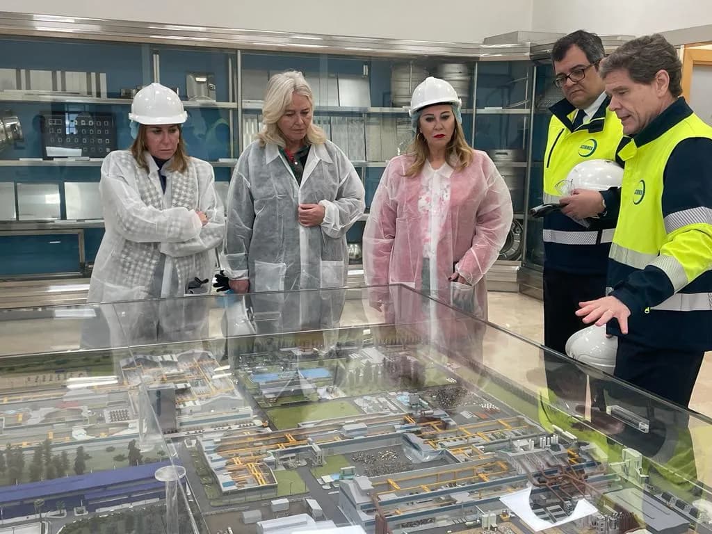 Carolina España visita Acerinox resaltando su importancia en la industria andaluza