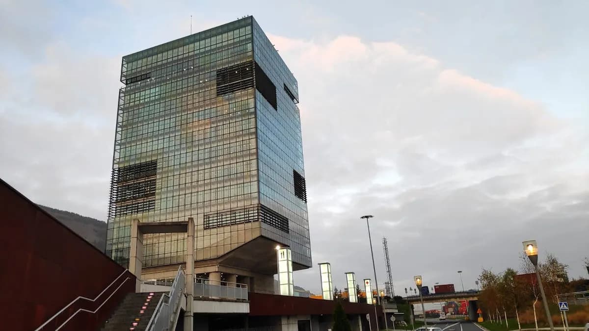 La Fundación Puerto y Ría de Bilbao ofrece, por sexto año consecutivo, un programa de prácticas en empresa