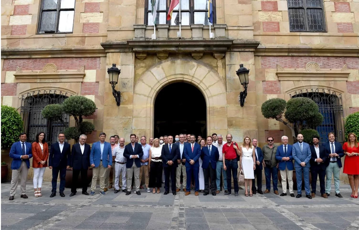 Agentes económicos, sociales, empresariales y representantes políticos aúnan esfuerzos en torno al tren