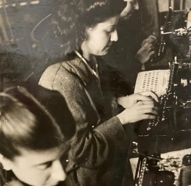 La Autoridad Portuaria de Baleares, homenajea a Antonia Salas, primera administrativa de la entidad