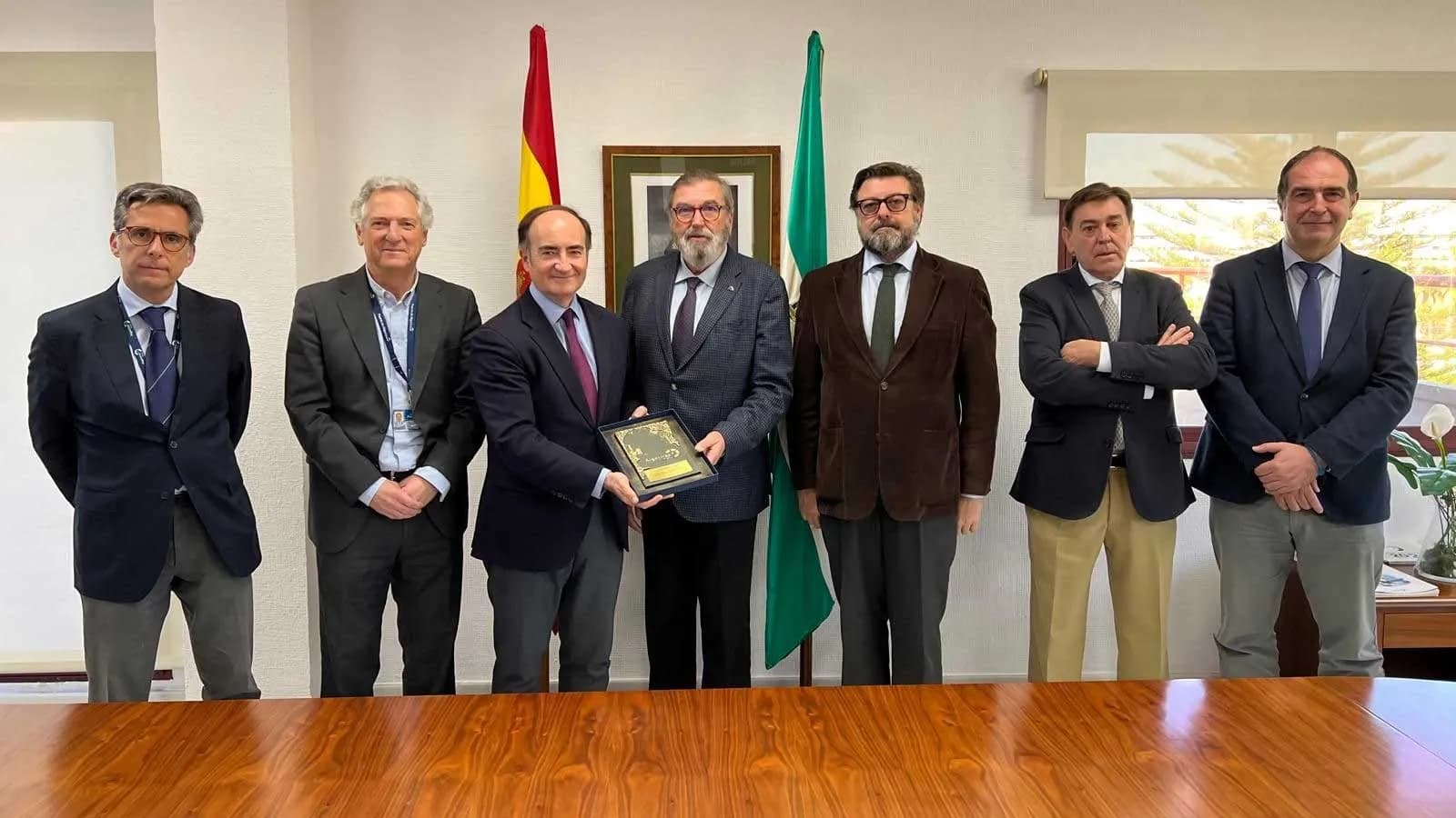 La APBA rinde homenaje a José Luis Martínez Lázaro por su trayectoria en el sector logístico