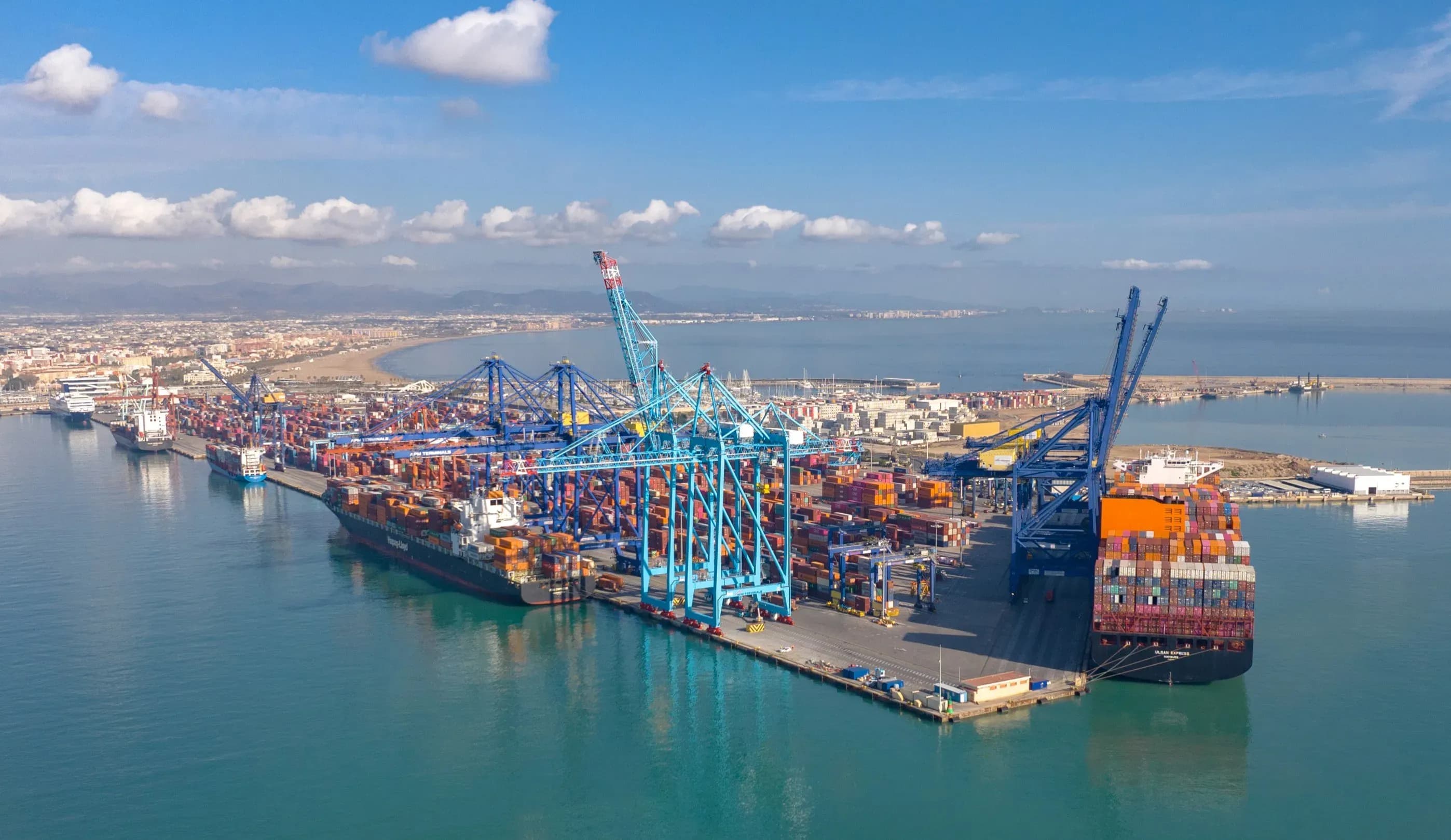 Valenciaport amplía hasta 2049 la concesión de APM Terminals con nuevas inversiones verdes