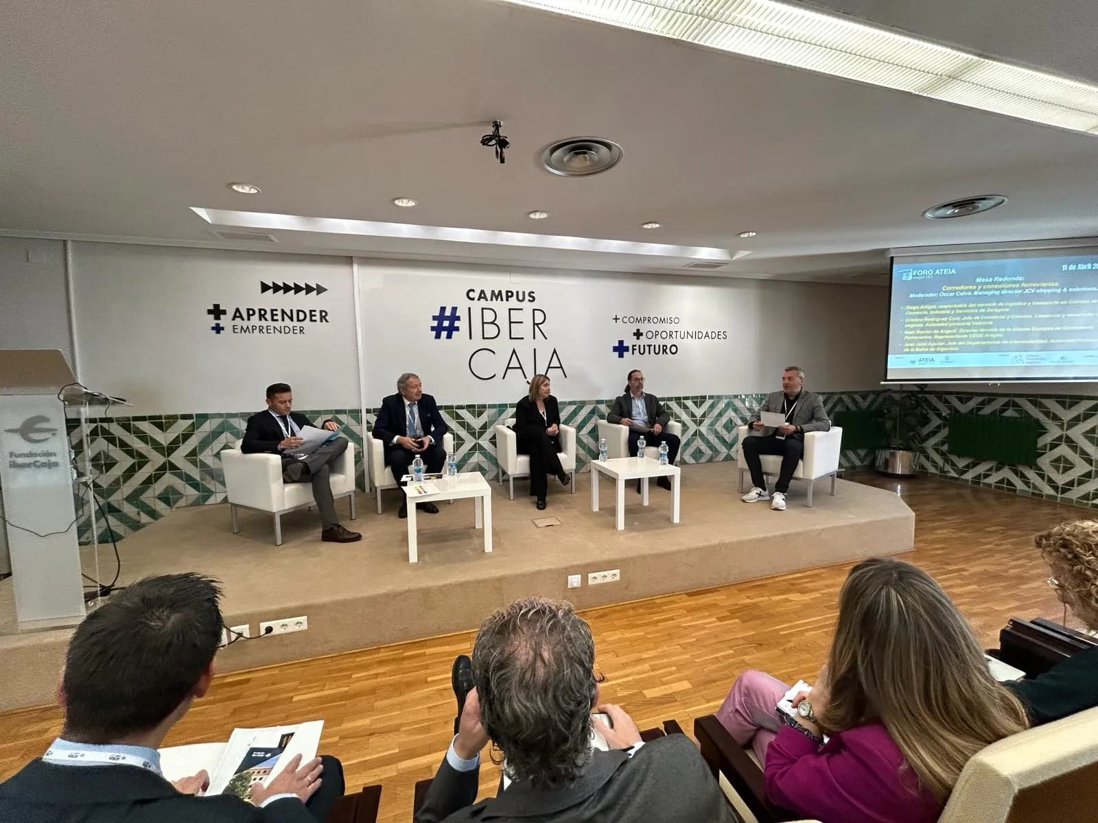 Unas jornadas, en Zaragoza, destacan la necesidad urgente de mejorar las conexiones ferroviarias para la logística en Aragón