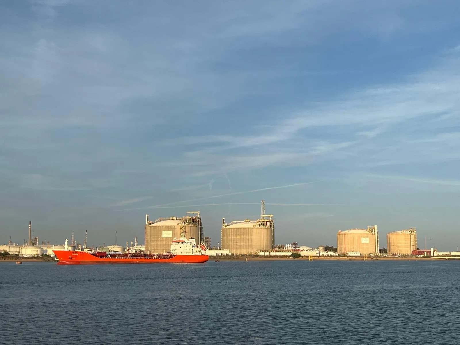 El Puerto de Huelva inicia 2026 con crecimiento en graneles líquidos y mercancía general