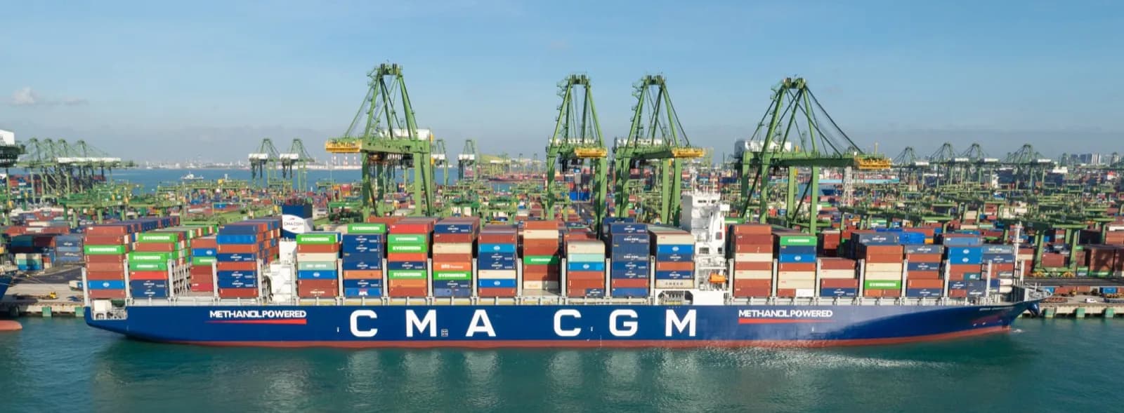 El buque CMA CGM IRON realiza su primera escala en Singapur