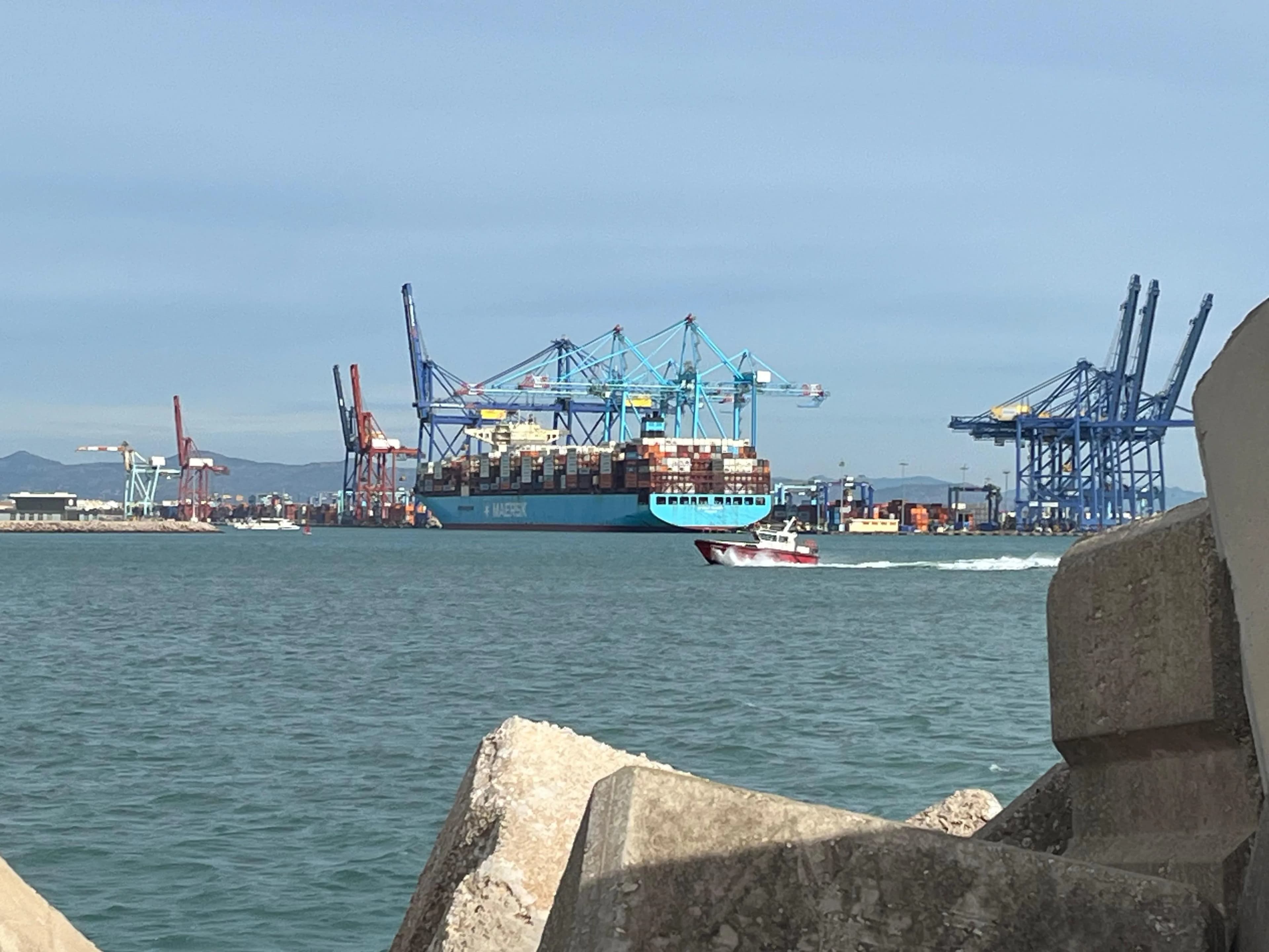 Valenciaport arranca 2026 con descensos en tráfico de mercancías y contenedores