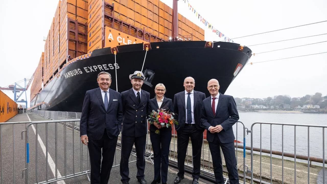 Hapag-Lloyd bautiza el “Hamburg Express” en el Puerto de Hamburgo