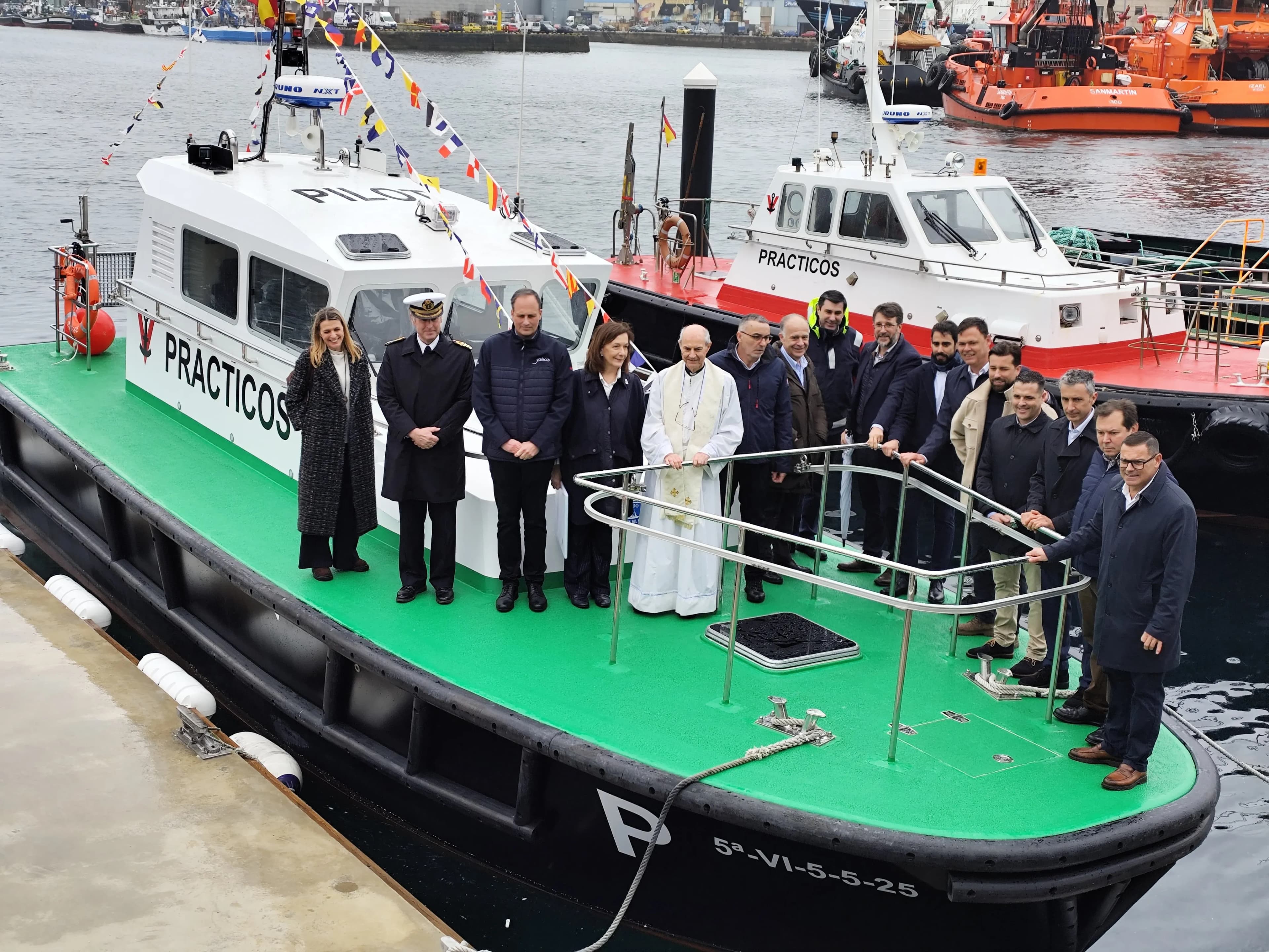 El Puerto de Vigo presenta la nueva embarcación de prácticos “Xaxán”