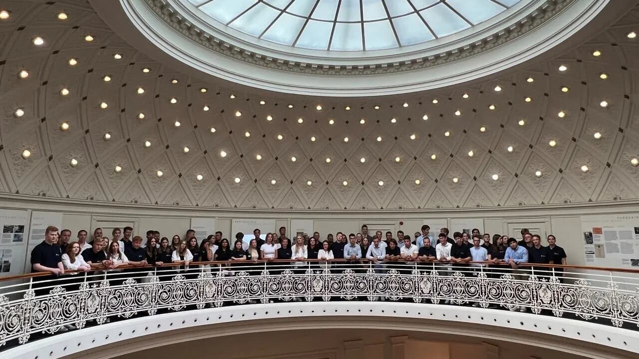 Hapag-Lloyd da la bienvenida a 66 jóvenes para su formación en Hamburgo