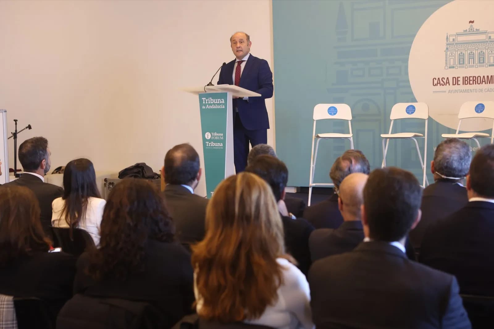 La Diputación de Cádiz aboga por impulsar la actividad empresarial y la repercusión local para potenciar la economía azul