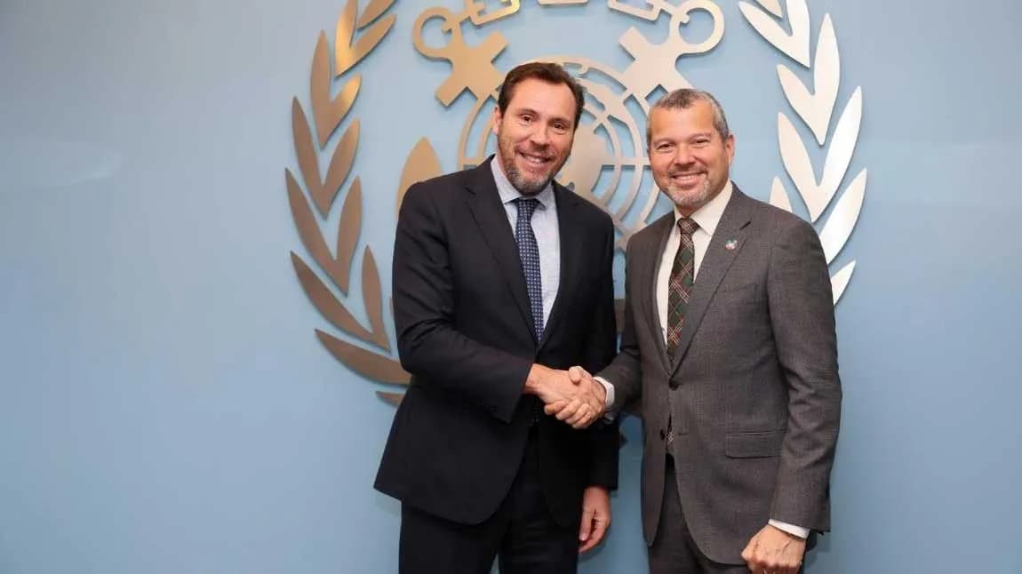 El ministro de Transportes insta a la OMI a desarrollar una estrategia global para reducir la contaminación del transporte marítimo