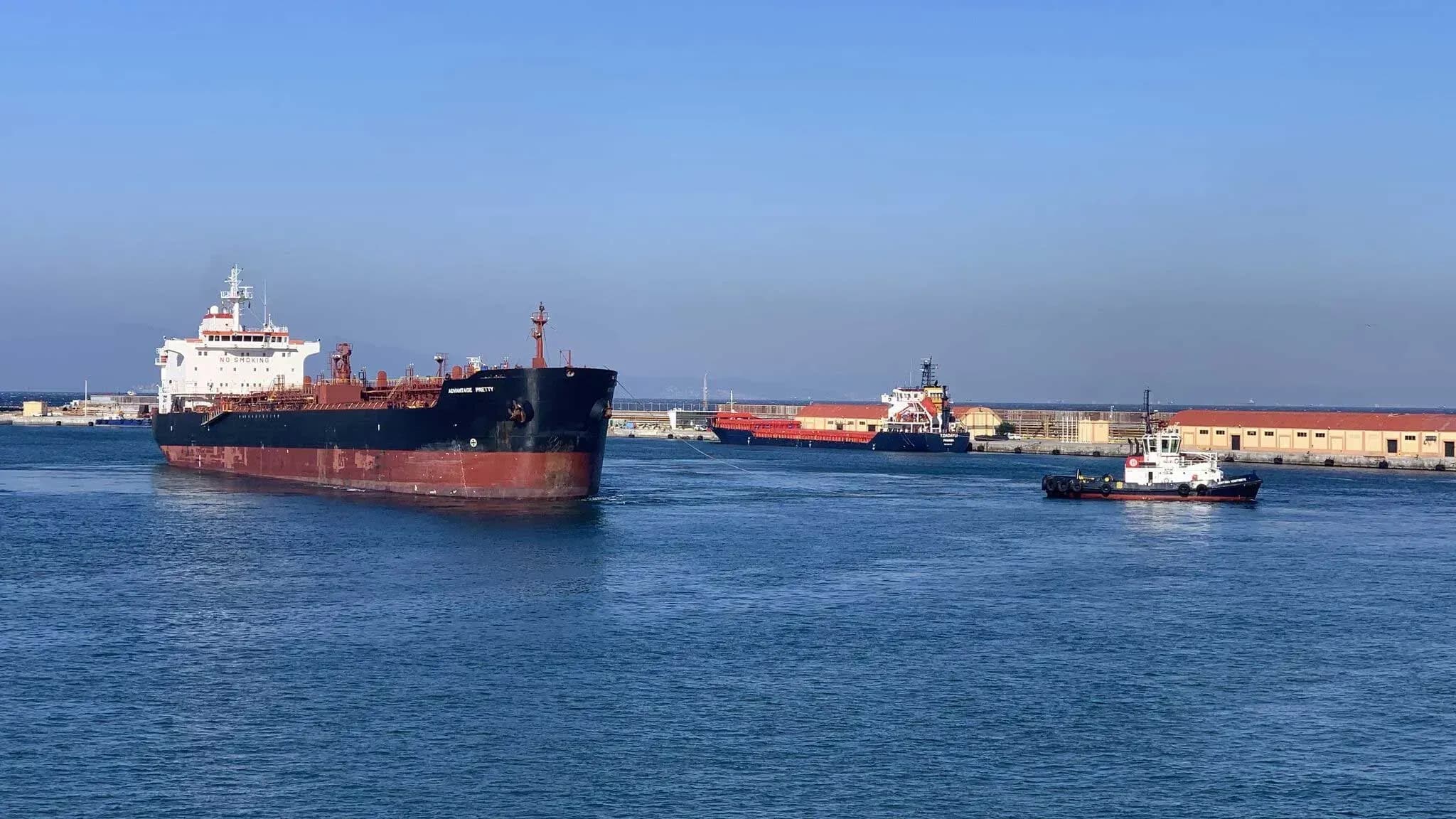The Port of Ceuta hosts its first hull cleaning operation and expands its range of maritime services