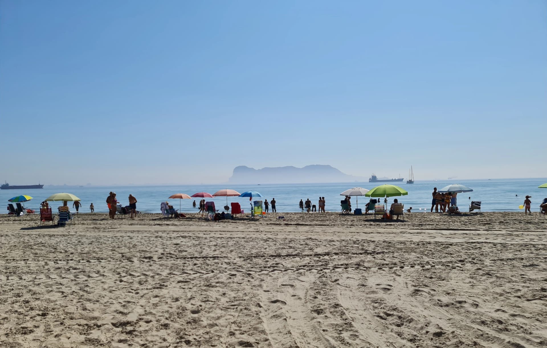 L'Autorité portuaire d'Algésiras met en adjudication le sixième transfert de sable pour la plage du Rinconcillo