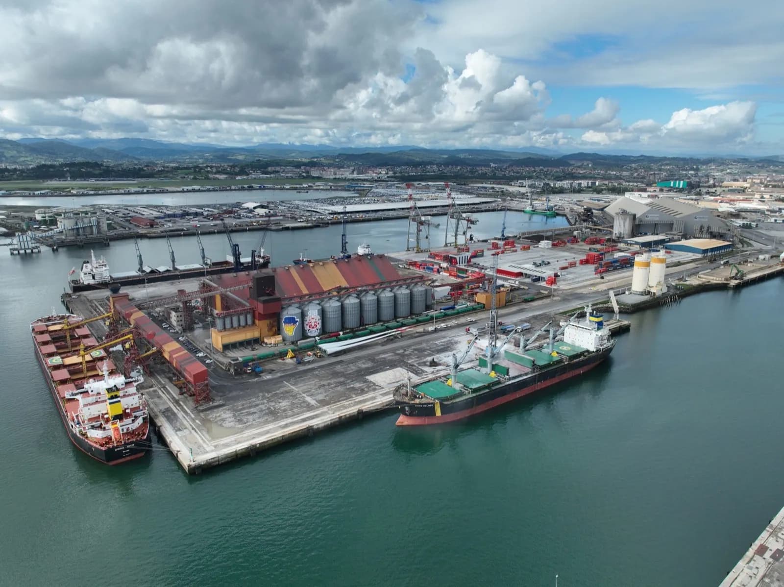 Aumento sostenido de los tráficos en el Puerto de Santander
