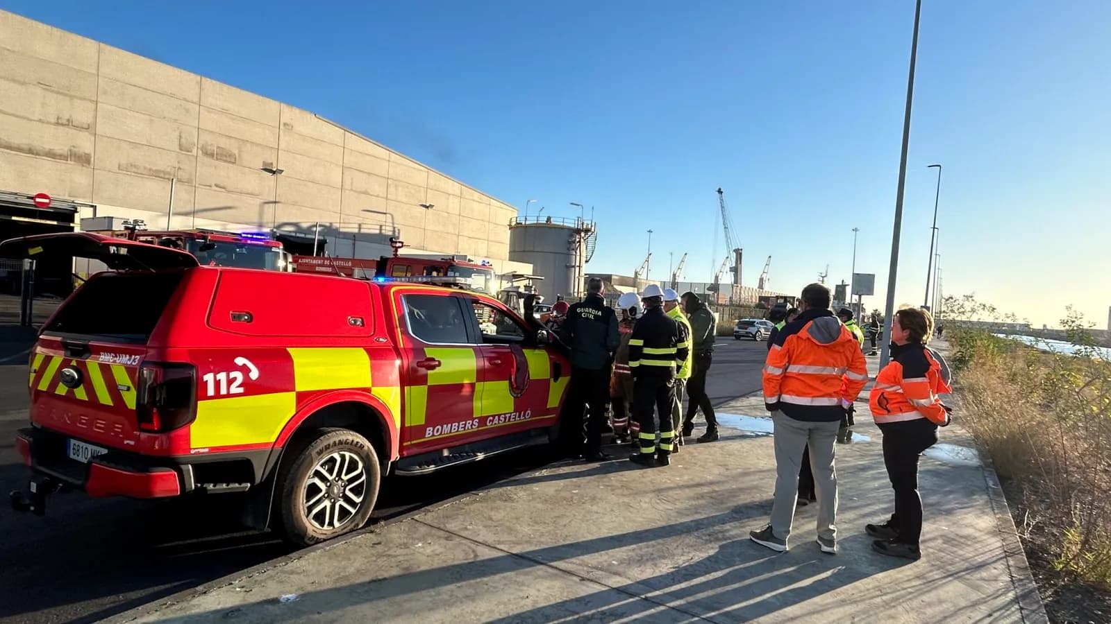 Controlado un conato de incendio en una nave de Portsur en el puerto de Castellón