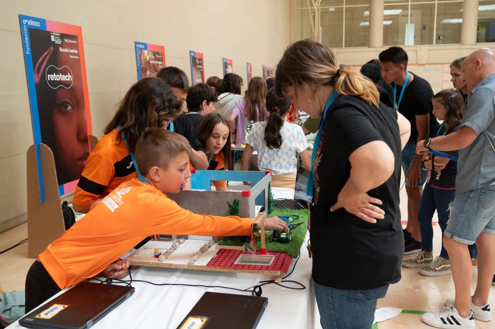 RetoTech celebra su décima edición promoviendo la innovación y las vocaciones STEM entre los jóvenes