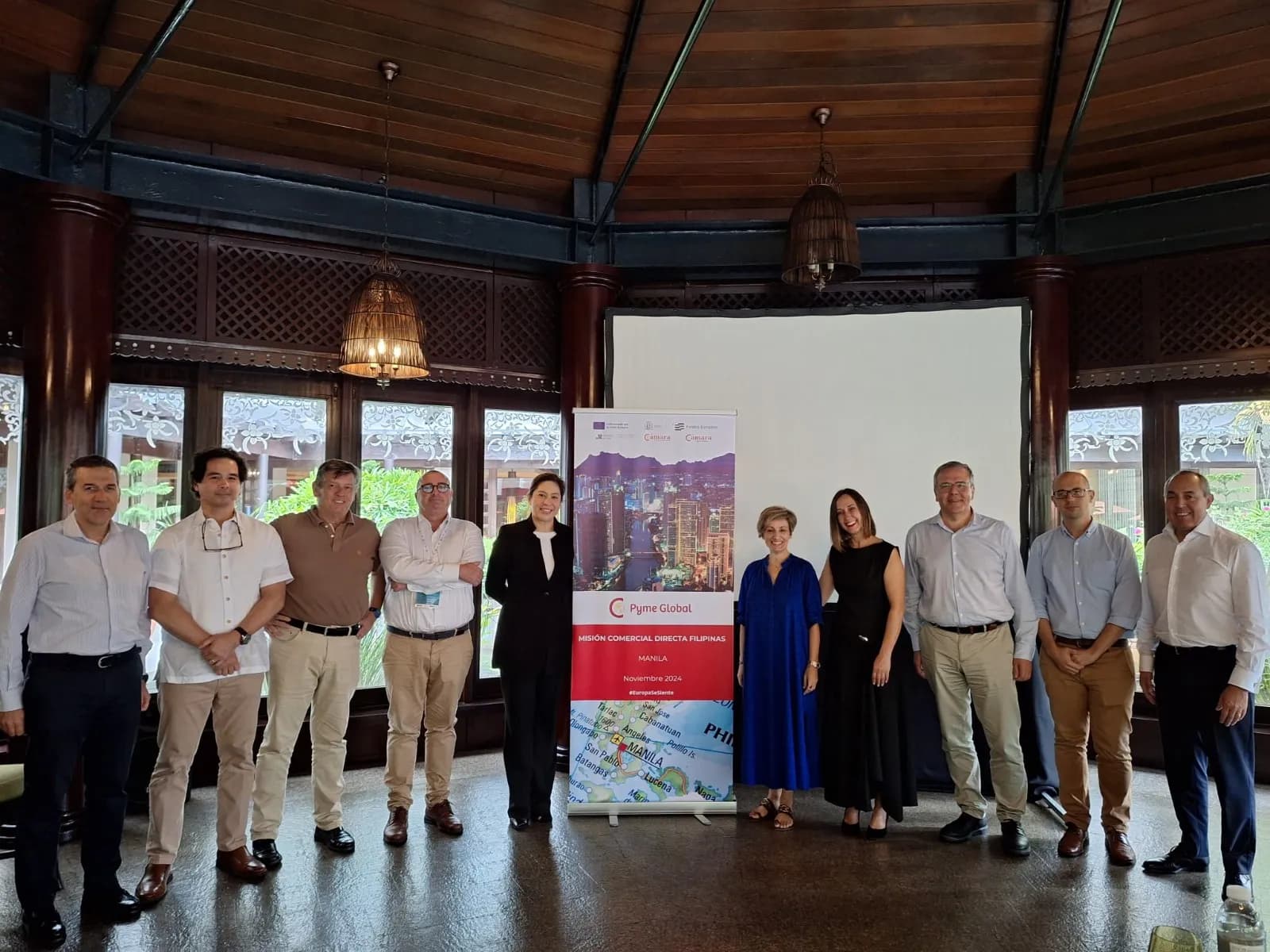 Autoridades y empresarios en Manila reciben a la expedición de COMPORT