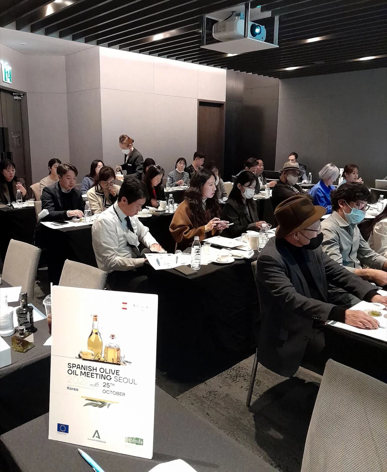 La Junta de Andalucía impulsa las exportaciones de aceite de oliva a Corea del Sur