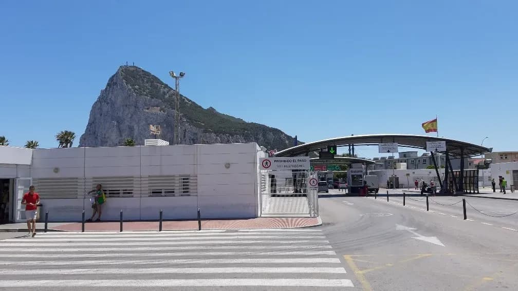 FETEIA advierte a José Manuel Albares del riesgo de bloqueo comercial por el acuerdo UE-Reino Unido sobre Gibraltar