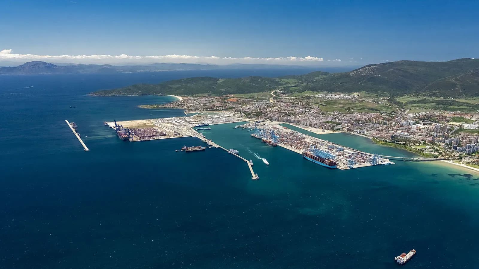 El Puerto de Algeciras se mantiene como puerto más eficiente de Europa y escala al duodécimo del mundo según los datos del Banco Mundial
