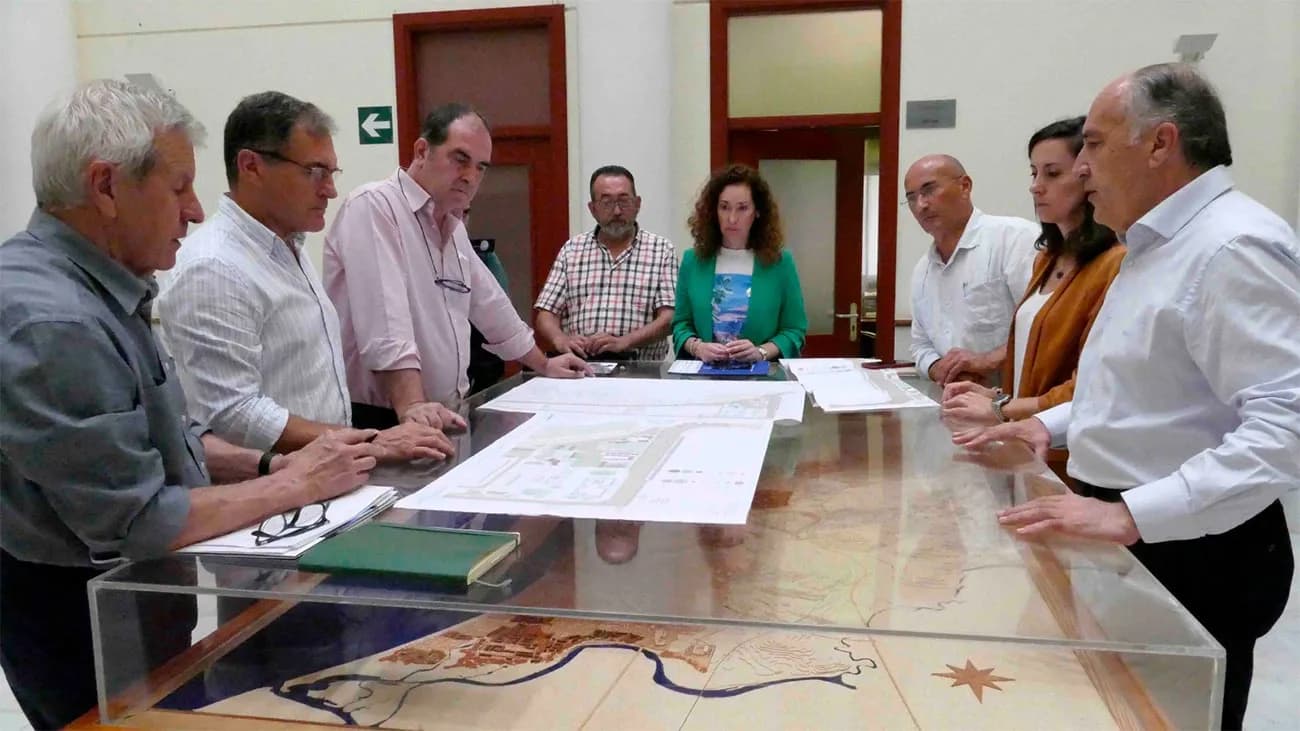 Ayuntamiento de Algeciras y APBA ultiman detalles del proyecto del Lago Marítimo