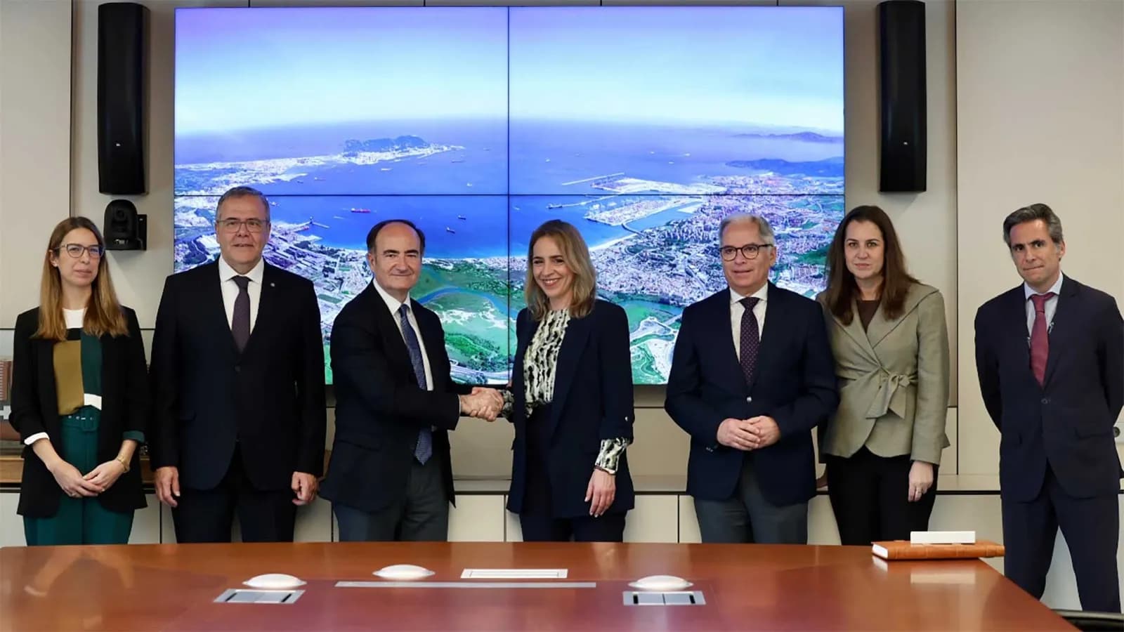 La Diputación de Cádiz y la APBA explorarán nuevas vías de colaboración en promoción turística e inversiones