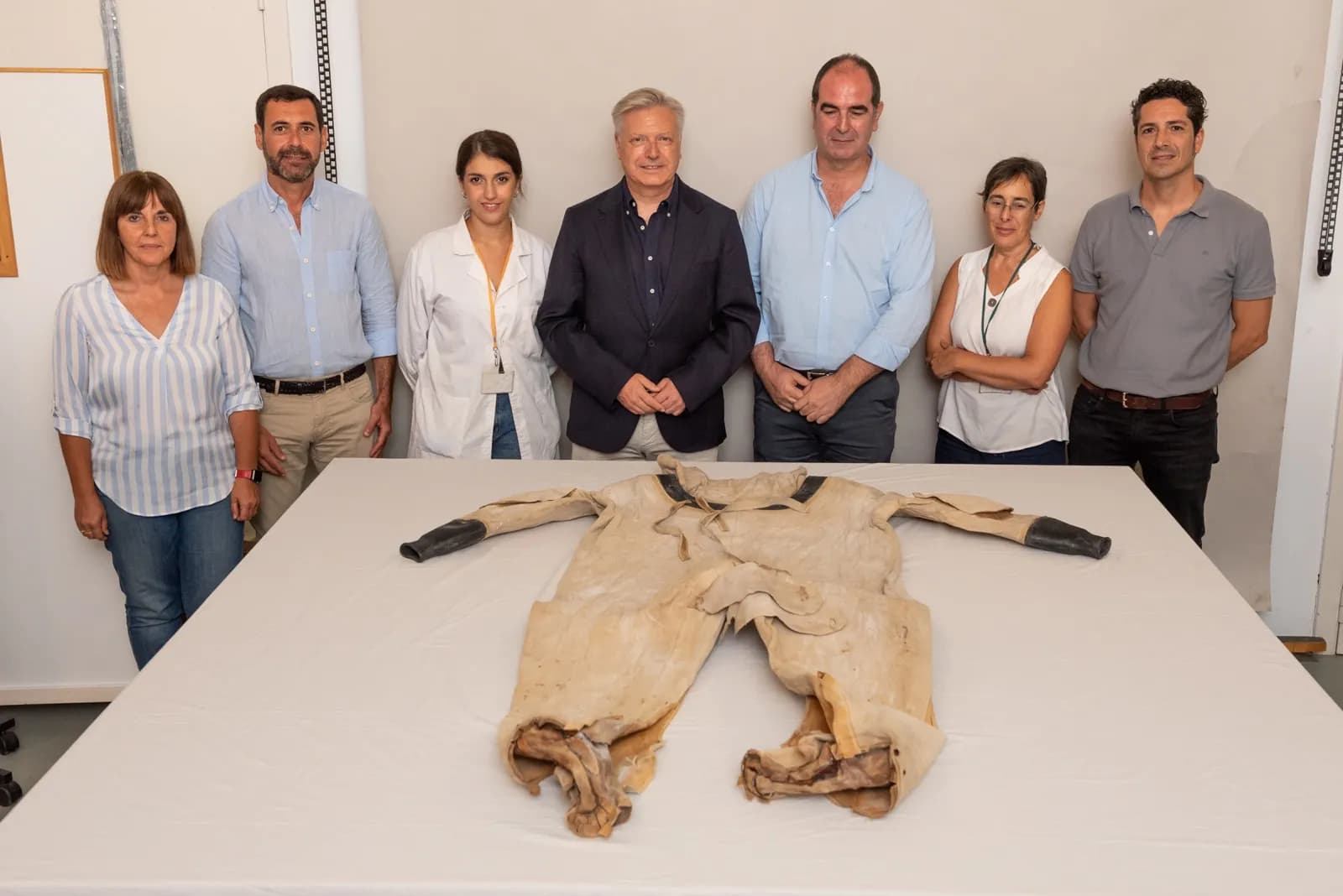 Instituto Andaluz del Patrimonio Histórico restaurará un traje de buzo clásico del Puerto de Algeciras