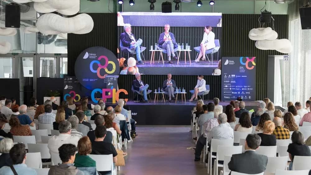 Baleària promueve la reflexión sobre la importancia de las humanidades en el mundo empresarial