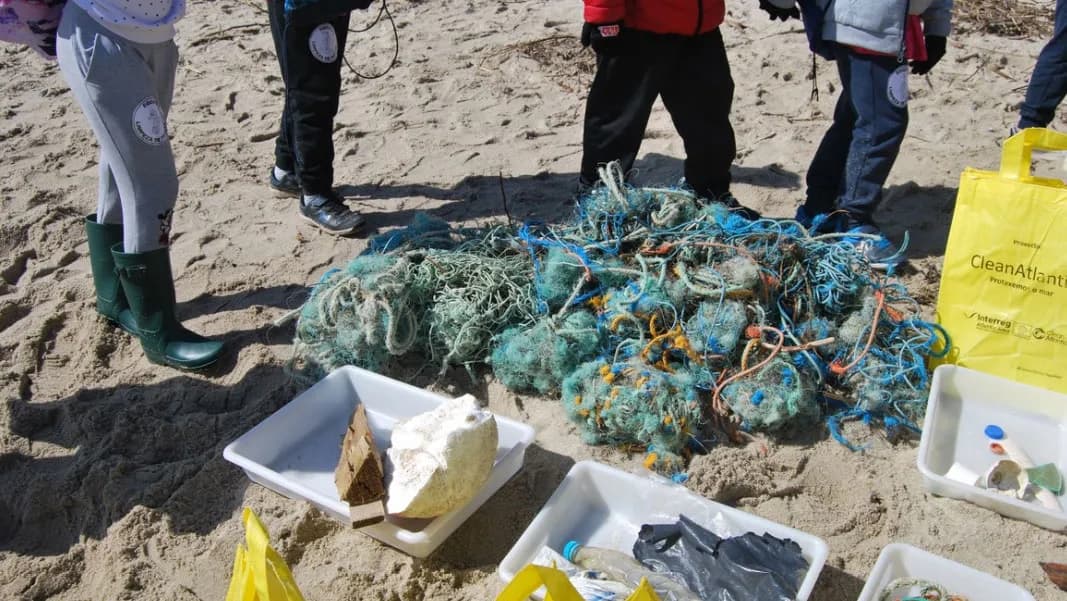 El Instituto Español de Oceanografía diseña recursos educativos para concienciar sobre la basura marina