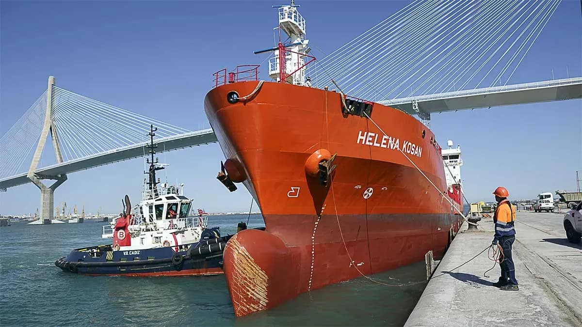 Graneles, avituallamiento y cruceros lideran el crecimiento del tráfico portuario en Cádiz en el primer cuatrimestre