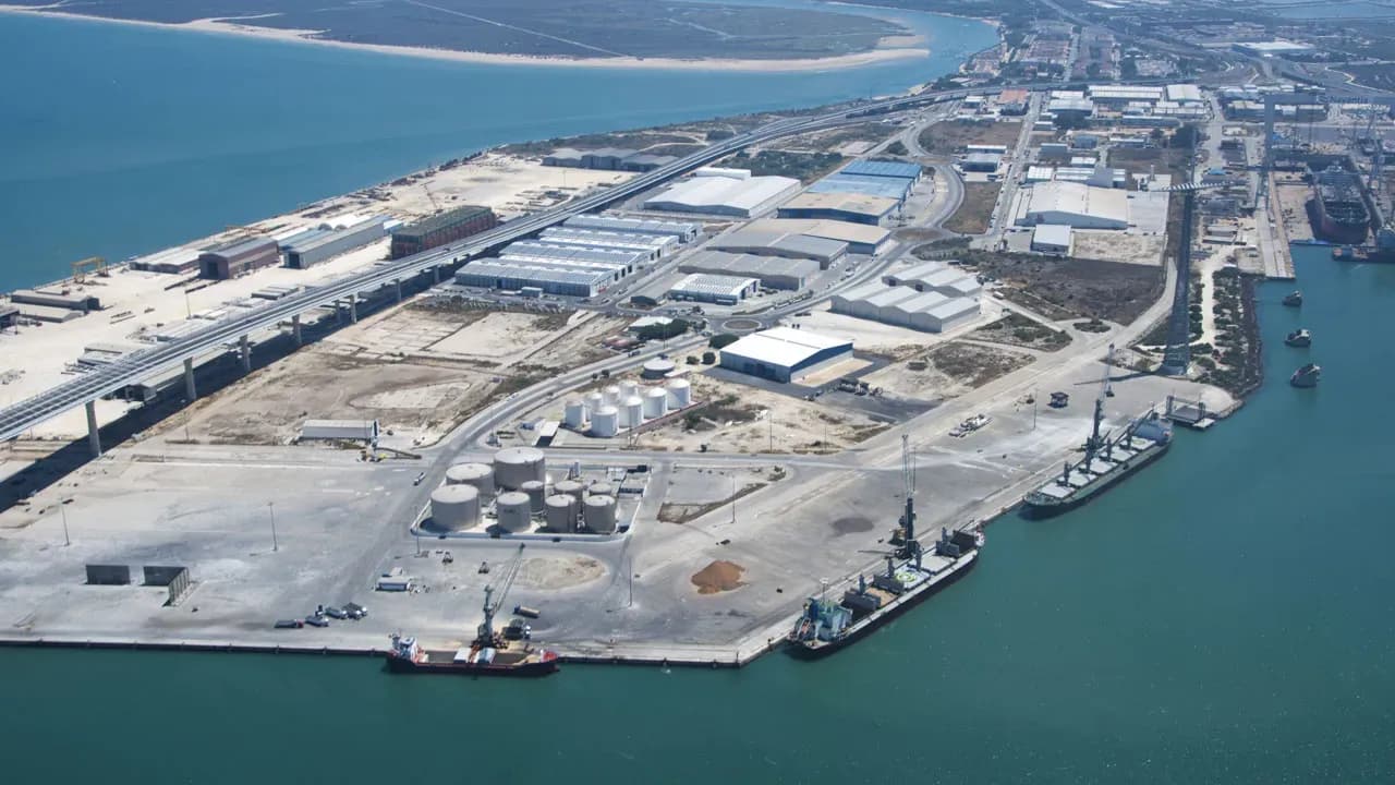 La Autoridad Portuaria de la Bahía de Cádiz licita los estudios técnicos y ambientales previos al dragado de mantenimiento de La Cabezuela-Puerto Real