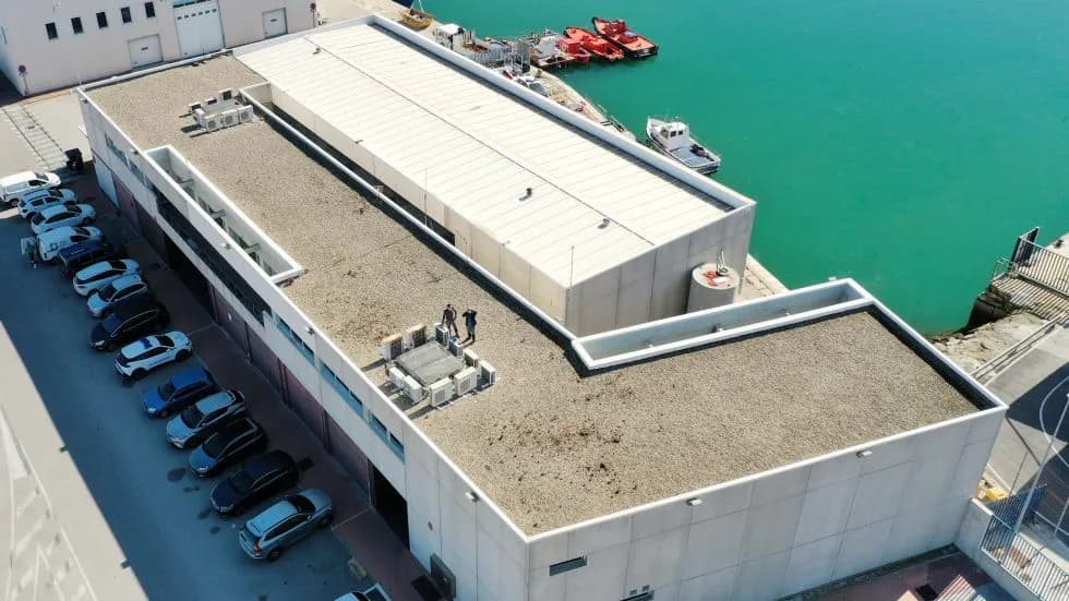 La Autoridad Portuaria de la Bahía de Cádiz avanza en la remodelación de su sede para mejorar la eficiencia energética