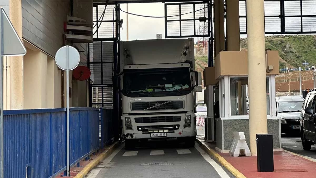 Fenadismer reclama más seguridad en el puerto de Ceuta ante el riesgo de intrusiones en camiones