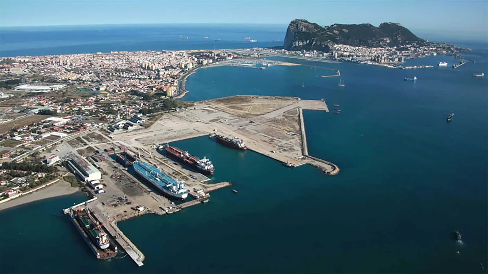 La Autoridad Portuaria de la Bahía de Algeciras licita el desvío de la red de abastecimiento en el área de Campamento