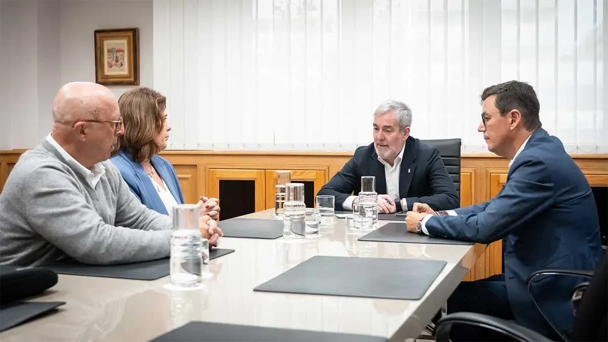 Las autoridades portuarias canarias y el Gobierno regional exigen a Europa la exención de las tasas ETS para las regiones ultraperiféricas