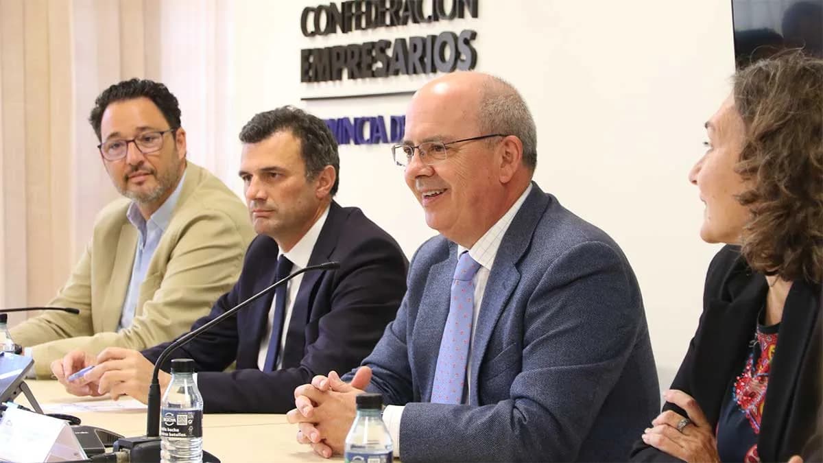 La CEC y el Ayuntamiento de Cádiz comparten sinergias para fortalecer la economía local
