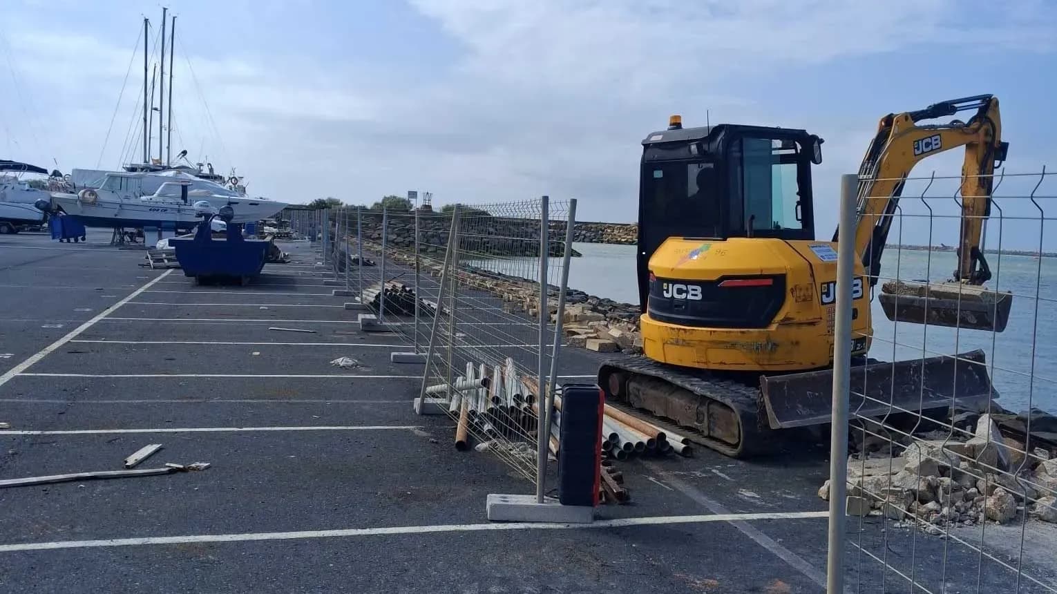 La Junta de Andalucía ejecuta las obras de mejora del cerramiento del varadero del puerto de Mazagón con una inversión de 136.168 euros
