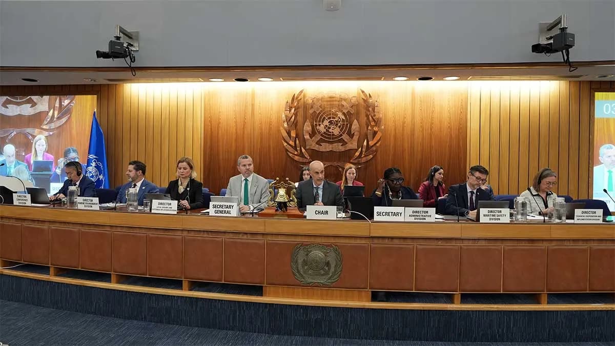 El Consejo de la OMI condena los ataques a buques mercantes y ordena negociar un marco de paso seguro para evacuar los barcos atrapados en el Golfo