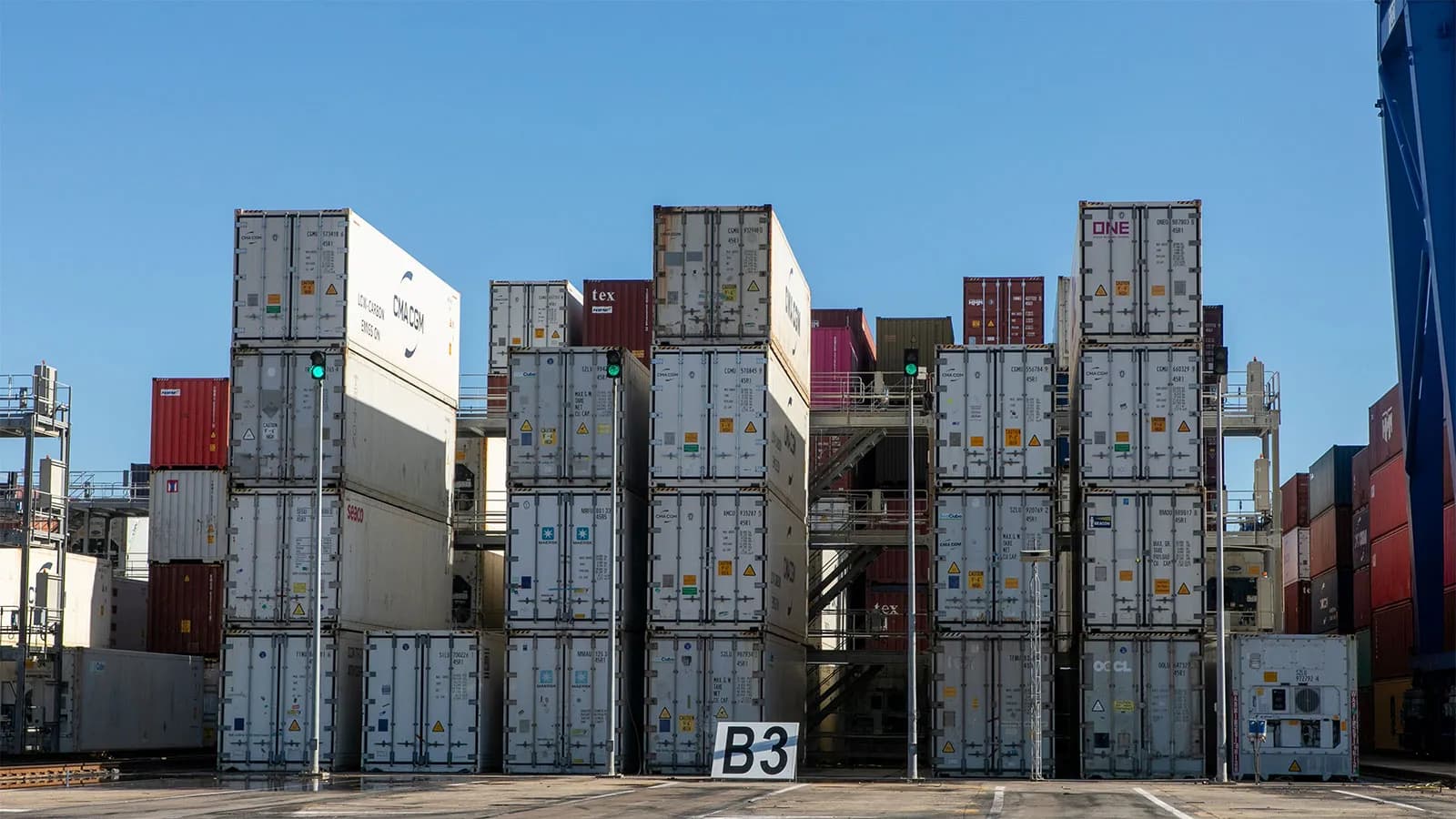 El Observatorio del EU-ETS confirma la pérdida de conectividad de los puertos europeos frente a los hubs de países vecinos