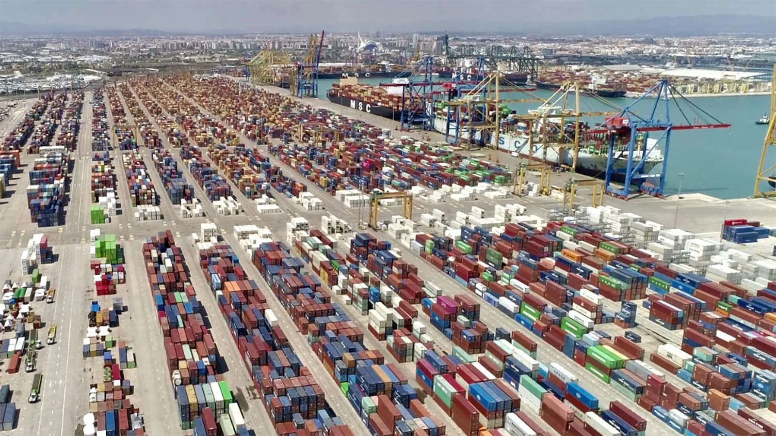 Las importaciones elevan el tráfico de contenedores de Valenciaport durante el primer semestre