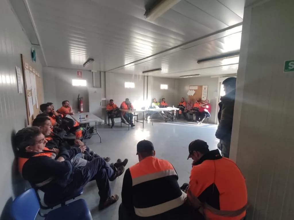 Los estibadores de Avilés deciden ir la huelga