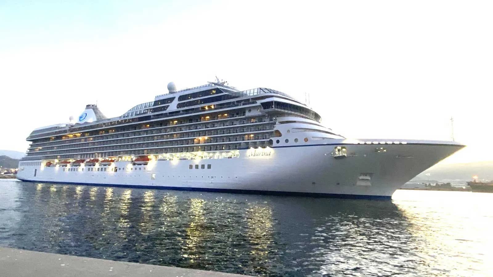 El Puerto de Motril recibe la escala del crucero «Marina»