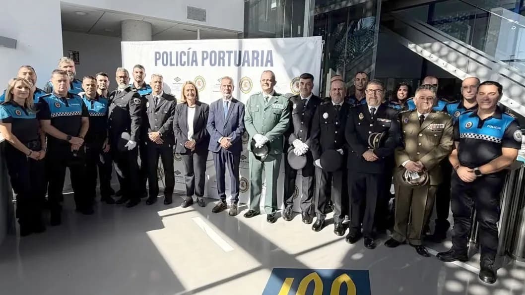 La Autoridad Portuaria de Motril distingue a once agentes en el Día de la Policía Portuaria