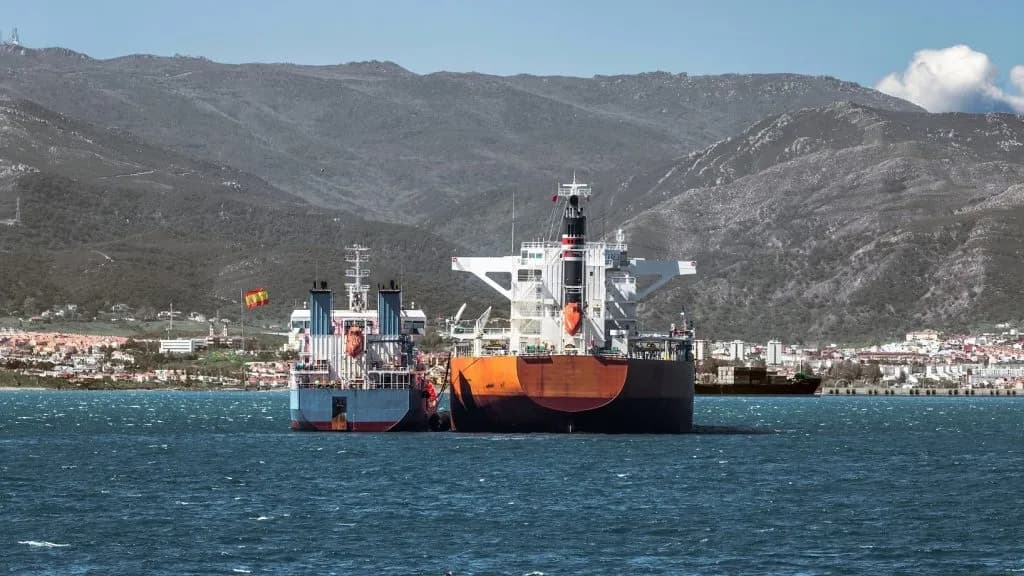 Dynamic Fuels incorpora a sus servicios la distribución de lubricantes marinos de ENOC