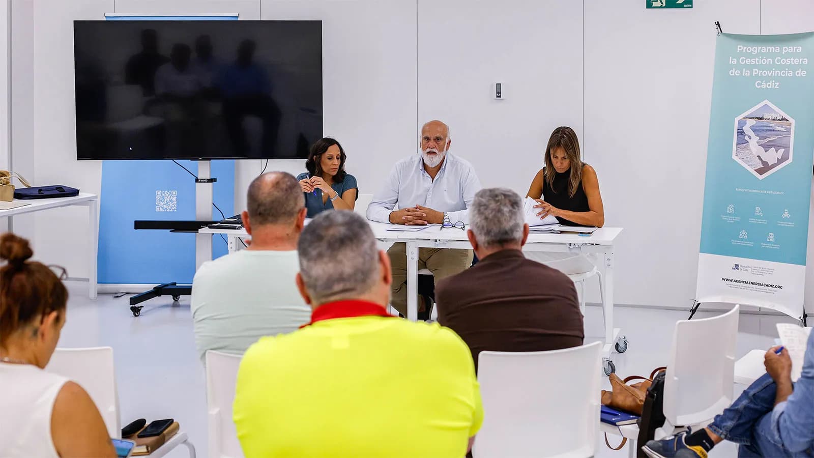 La Diputación y los municipios de Cádiz reclaman más recursos para afrontar la expansión del alga asiática